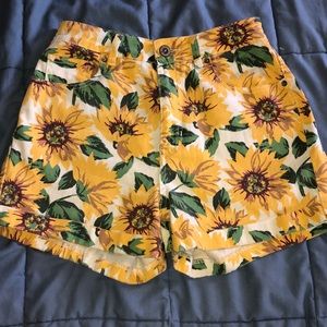 Vintage high waisted sunflower shorts